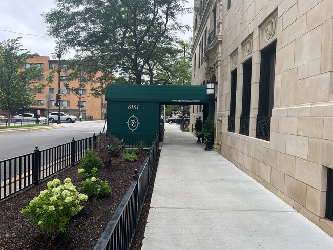 property at 6101 N Sheridan Rd