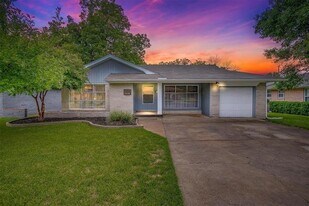 10008 San Lorenzo Dr in Dallas, TX - Building Photo