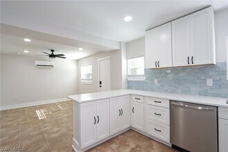 135 Gulfview Ave in Fort Myers Beach, FL - Building Photo - Building Photo