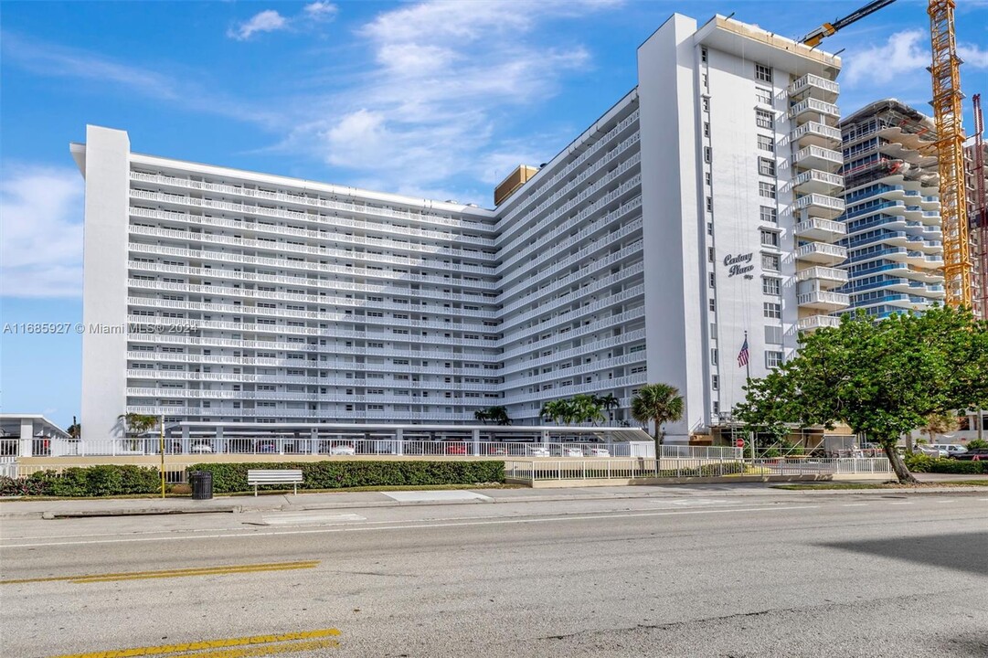 1012 N Ocean Blvd, Unit #1204 in Pompano Beach, FL - Building Photo