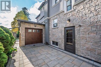 71 Paisley Ave N in Hamilton, ON - Building Photo - Building Photo