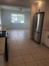 300 NW 97th St in Miami, FL - Building Photo - Building Photo