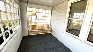 1106 Adams St in Ottawa, IL - Foto de edificio - Building Photo