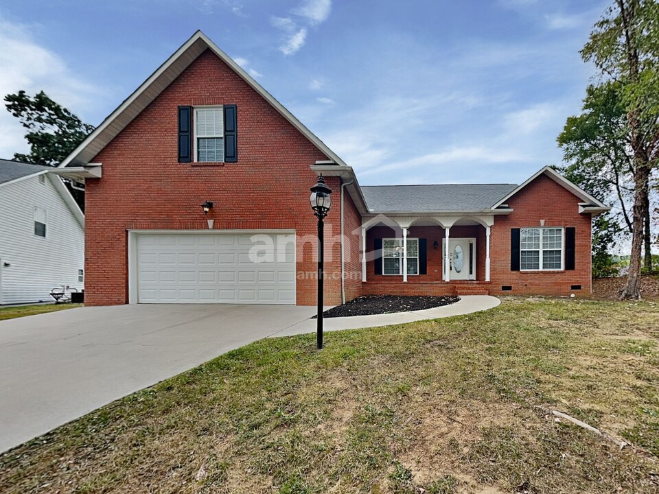 6856 Amberfield Ln in Knoxville, TN - Building Photo