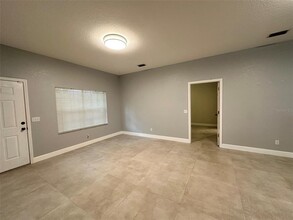 1641 Red Oak Ln in Port Charlotte, FL - Building Photo - Building Photo