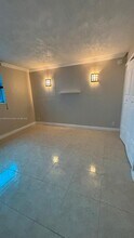 1913 S Ocean Dr in Hallandale Beach, FL - Building Photo - Building Photo