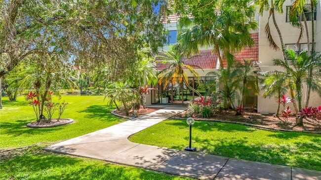210 Lakeview Dr