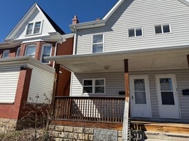 413 N 6th Ave in Altoona, PA - Building Photo