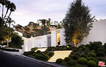 1616 Rising Glen Rd in Los Angeles, CA - Building Photo - Building Photo