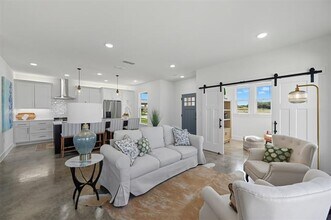 104 Cardinal Wds in Granbury, TX - Building Photo - Building Photo