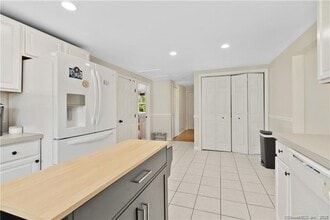 5025 Durham Rd in Guilford, CT - Building Photo - Building Photo