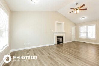 1107 Foxhaven Dr in Greensboro, NC - Foto de edificio - Building Photo