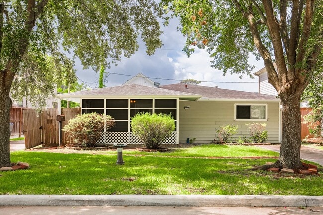 property at 1005 Rosepoint Dr