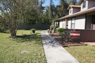 1294 Jefferson Ave in Orange Park, FL - Building Photo
