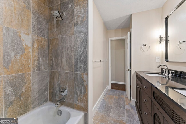 5170 Lost Dutchman Dr in Stonecrest, GA - Building Photo - Building Photo