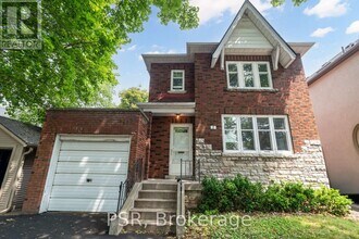 2 Aldbury Gardens in Toronto, ON - Building Photo - Building Photo