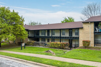 Premier Gardens Apartments in Fort Worth, TX - Building Photo - Building Photo