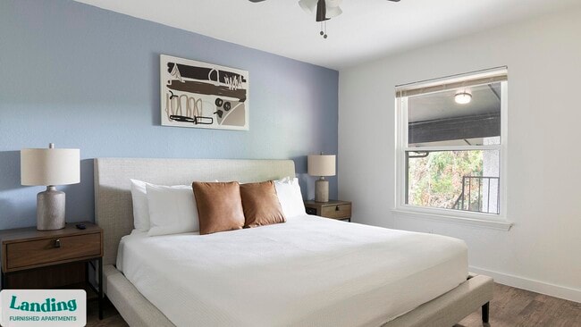 1225 E Pleasant Run Rd, Unit 302 in Desoto, TX - Foto de edificio - Building Photo