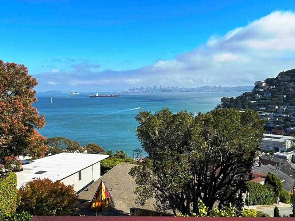 96 Central Ave in Sausalito, CA - Building Photo