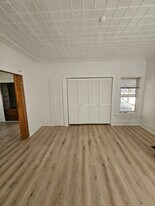 35 Middle St, Unit 1 in Claremont, NH - Building Photo