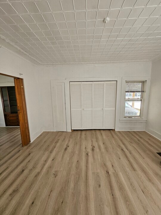 35 Middle St, Unit 1 in Claremont, NH - Building Photo