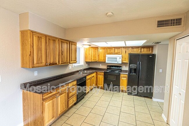 1400 S Pinto Dr in Apache Junction, AZ - Building Photo - Building Photo