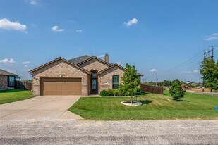 485 Collin St in Nevada, TX - Building Photo