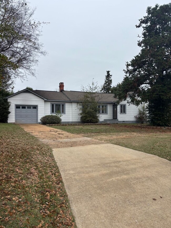 2200 Loop Rd in Tuscaloosa, AL - Building Photo - Building Photo