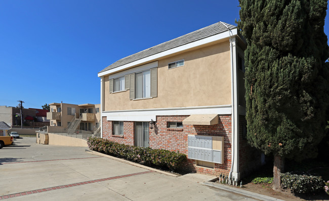 Wood Lawn Manor in Chula Vista, CA - Building Photo - Building Photo