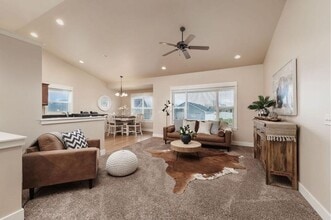 1712 Paynes Pl in Laurel, MT - Building Photo - Building Photo