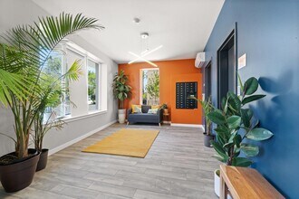 306 Bergen Ave in Jersey City, NJ - Building Photo - Building Photo