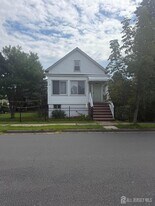 67 Oakland Ave in Edison, NJ - Building Photo