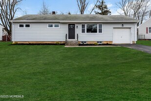 1230 Dove St in Toms River, NJ - Building Photo