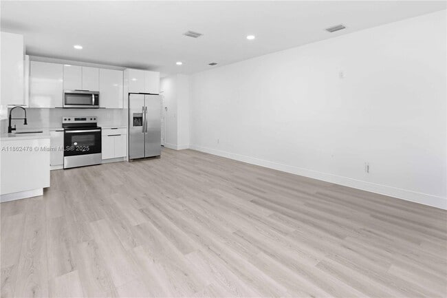 1013 SW 9th Ave in Miami, FL - Building Photo - Building Photo