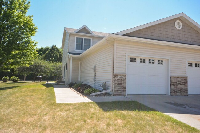 property at 3086 Venice Ln NW