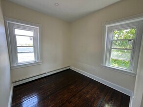 33 Valley St in Providence, RI - Foto de edificio - Building Photo