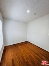 417 W 52nd Pl in Los Angeles, CA - Building Photo - Building Photo