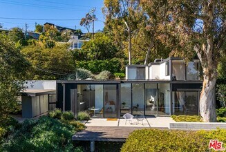 12336 Deerbrook Ln in Los Angeles, CA - Building Photo - Building Photo