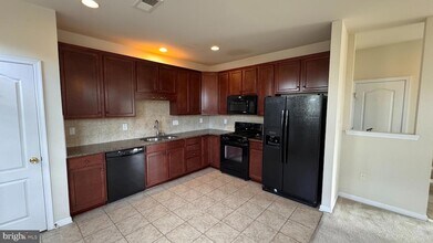 110 Gate Stone Ln in Stephens City, VA - Building Photo - Building Photo