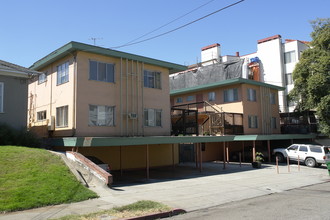 328 Hanover Ave in Oakland, CA - Building Photo - Building Photo