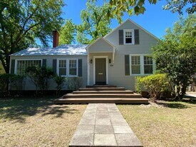 519 Columbus Dr in Savannah, GA - Building Photo