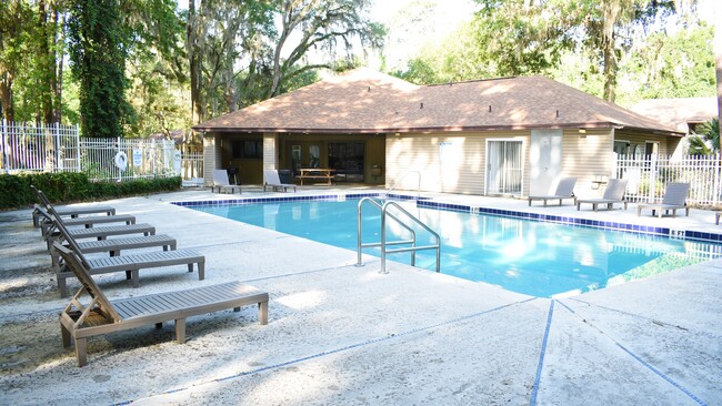 Treehouse Village in Gainesville, FL - Foto de edificio - Building Photo