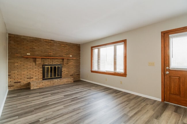 2480 Sylmar Ct in Cincinnati, OH - Building Photo - Building Photo