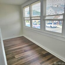 385 School St in Woodbridge, NJ - Building Photo - Building Photo