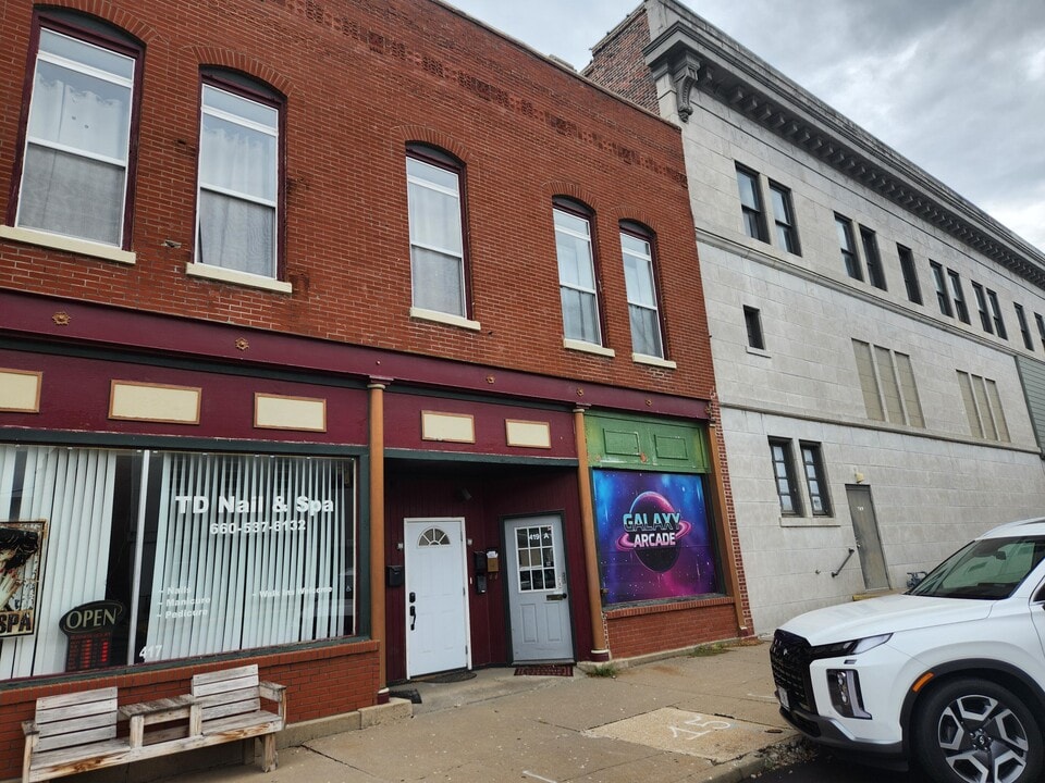 417 E Spring St in Boonville, MO - Building Photo