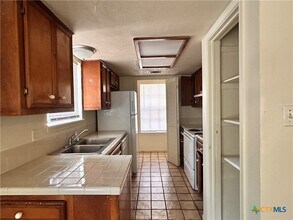 42 Clark St in San Marcos, TX - Building Photo - Building Photo