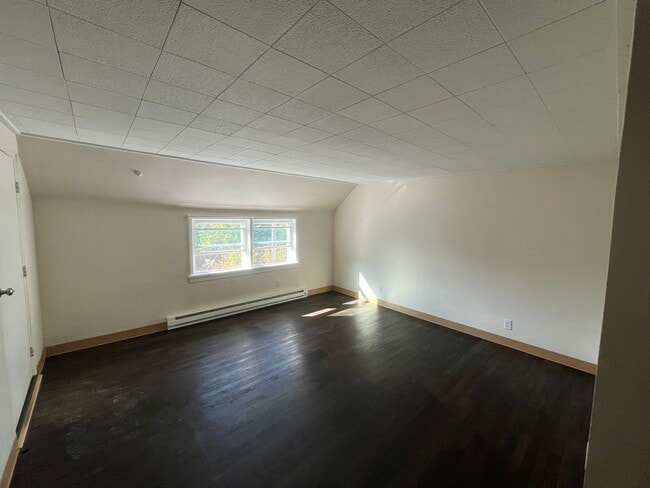 381 Liberty St, Unit 201 in Sharon, PA - Building Photo - Building Photo