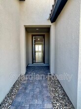 223 Sun Glaze Ave in Henderson, NV - Foto de edificio - Building Photo