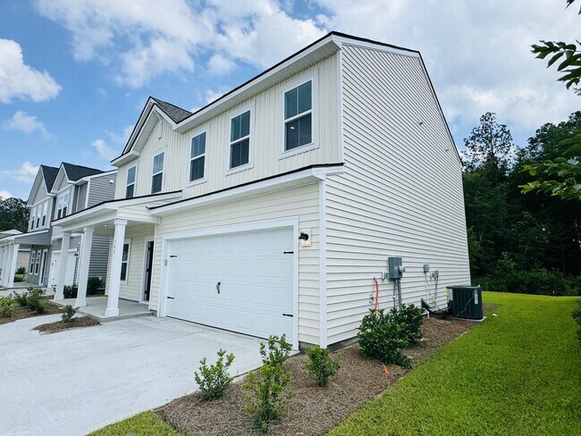 148 Kingswood Ter in Bloomingdale, GA - Building Photo - Building Photo
