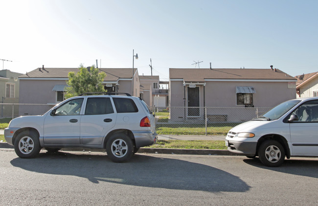 3718-3720 E 57th St in Maywood, CA - Building Photo - Building Photo